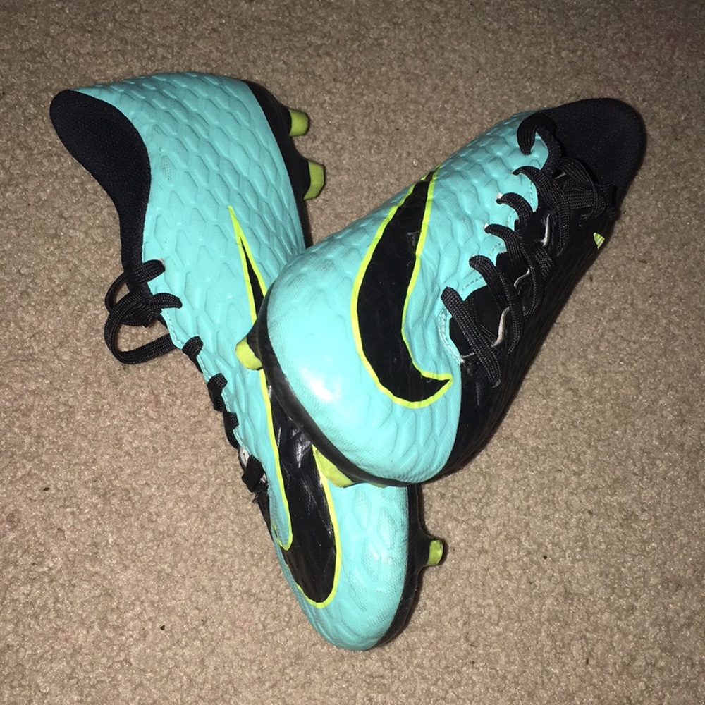 Soccer cleats